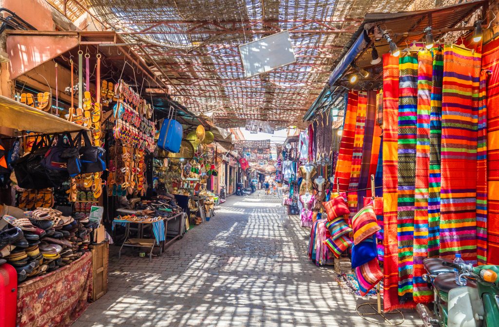 Que trouve-t-on dans les souks à Ouarzazate ? | GettyImages 1147478209 GettyImages 1147478209